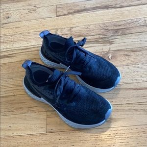 Nike Epic React Black women’s 7 / 5.5Y